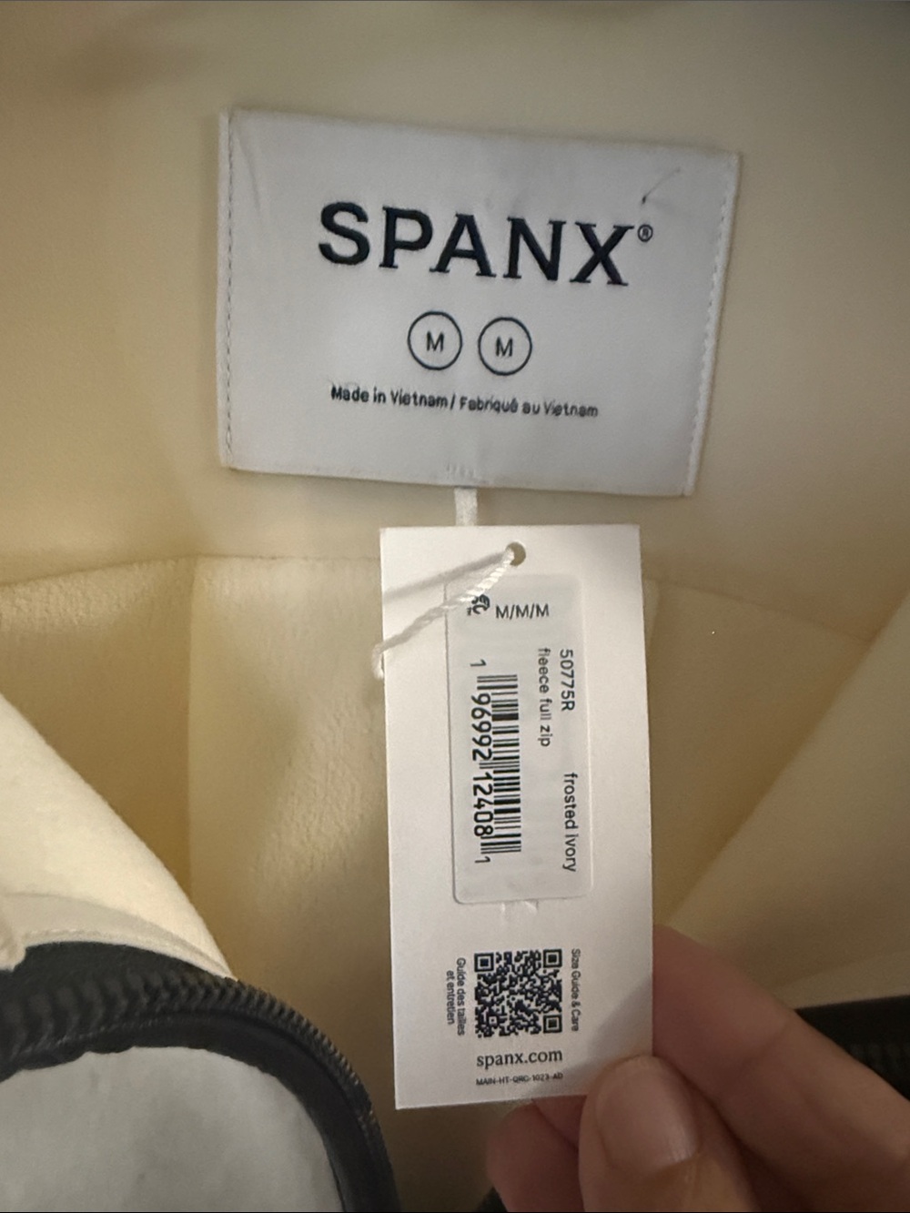 NWT SPANX Cream Sherpa Jacket with Black Trim and Zip Pocket-Size Medium - Picture 3 of 9